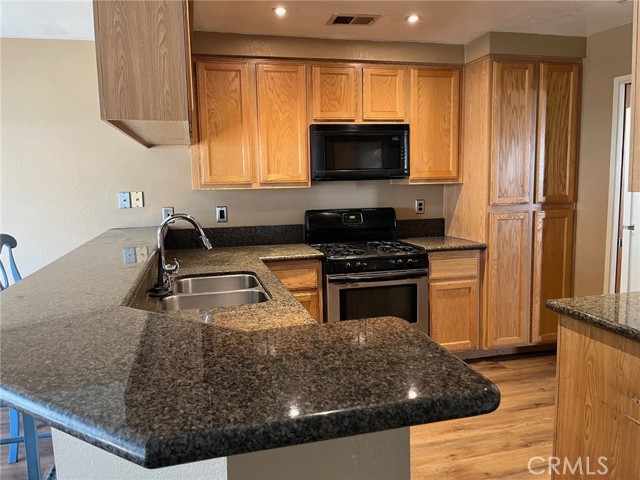 Detail Gallery Image 6 of 30 For 19218 Broken Bow Dr, Riverside,  CA 92508 - 3 Beds | 2/1 Baths