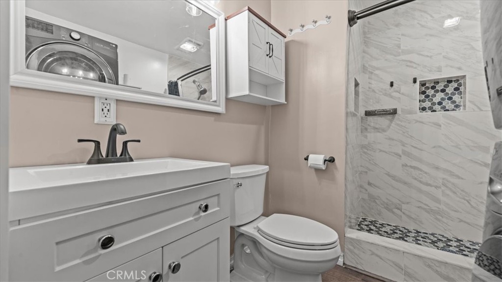 https://media.crmls.org/medias/c7743d20-4002-4014-86ff-f44f90a12410.jpg?preset=X-Large