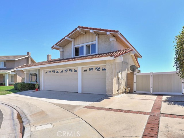 Detail Gallery Image 8 of 54 For 18022 Dellglen Cir, Huntington Beach,  CA 92647 - 4 Beds | 3 Baths