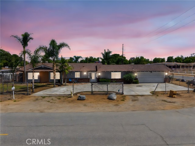 Detail Gallery Image 1 of 28 For 1317 1st St, Norco,  CA 92860 - 4 Beds | 2 Baths