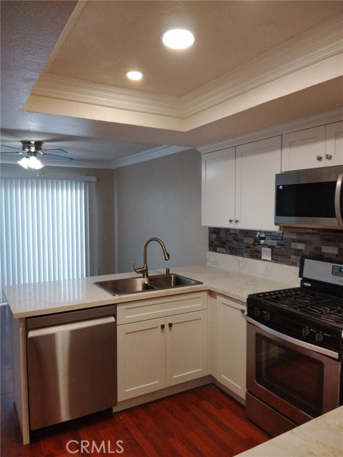 Detail Gallery Image 6 of 16 For 44535 La Paz, Temecula,  CA 92592 - 3 Beds | 2/1 Baths