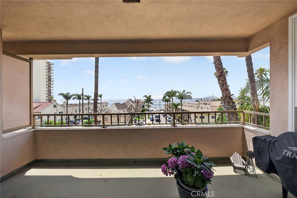 1635 E Ocean #C4