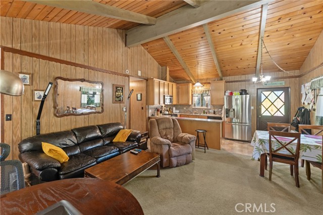 Detail Gallery Image 6 of 30 For 810 Arosa Dr, Crestline,  CA 92325 - 4 Beds | 2 Baths