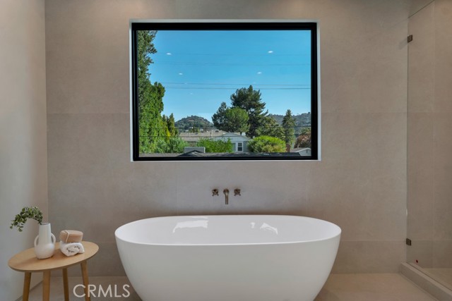 Detail Gallery Image 46 of 62 For 13024 Bloomfield St, Studio City,  CA 91604 - 6 Beds | 6/1 Baths