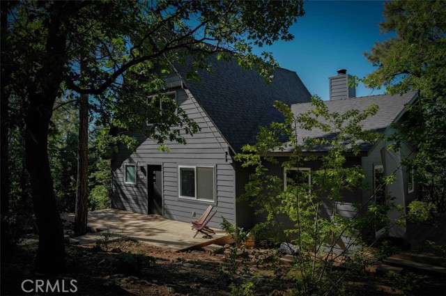1554 Coyote Court, Big Bear City CA: https://media.crmls.org/medias/c7779770-f1a6-4fb4-a077-a44a11496c68.jpg
