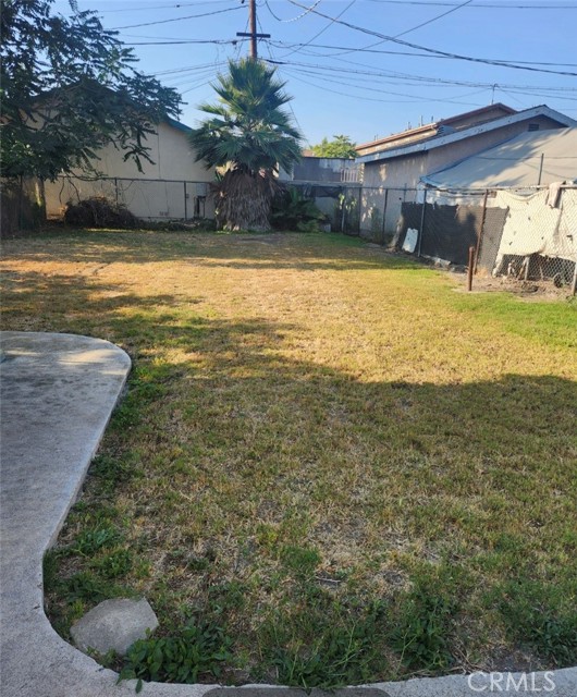 437 W 81st Street, Los Angeles CA: https://media.crmls.org/medias/c777b7c2-157c-492b-9899-d02f52e17888.jpg