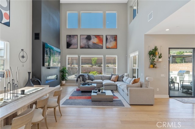 Detail Gallery Image 6 of 30 For 20531 W Overlook Ct, Porter Ranch,  CA 91326 - 5 Beds | 4/1 Baths