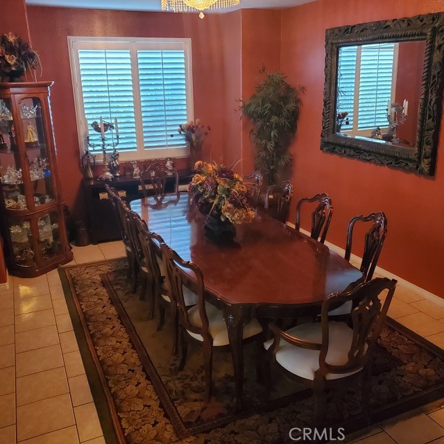 https://media.crmls.org/medias/c777fca3-cce3-4093-9a8c-90fce14716f4.jpg?preset=X-Large