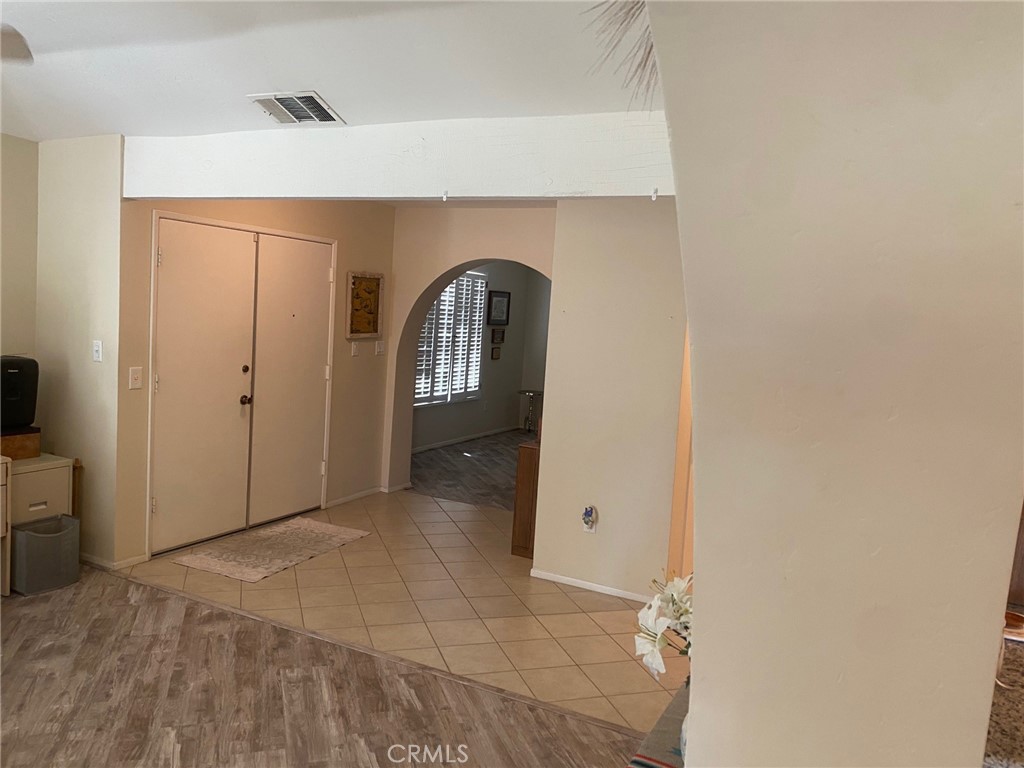 https://media.crmls.org/medias/c778d1d8-fc4a-4423-bb5b-631dbd1ca0ac.jpg?preset=X-Large