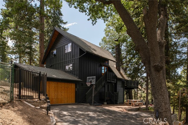 Detail Gallery Image 4 of 28 For 889 Sandalwood Dr, Lake Arrowhead,  CA 92352 - 4 Beds | 2/1 Baths