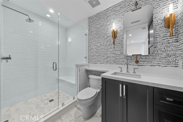 Detail Gallery Image 62 of 75 For 676 18th St, Manhattan Beach,  CA 90266 - 6 Beds | 6/2 Baths