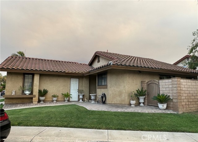 Image 2 for 136 Mistletoe Dr, Corona, CA 92879