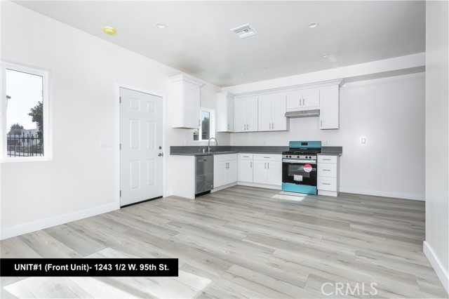 1241 W 95th Street, Los Angeles CA: https://media.crmls.org/medias/c779f127-a176-45e8-b860-bf6df6809a50.jpg