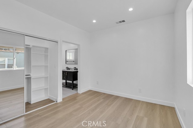 629 Olive Avenue, Long Beach CA: https://media.crmls.org/medias/c77a7a61-f0e7-450b-85c6-f2806f8f04e3.jpg