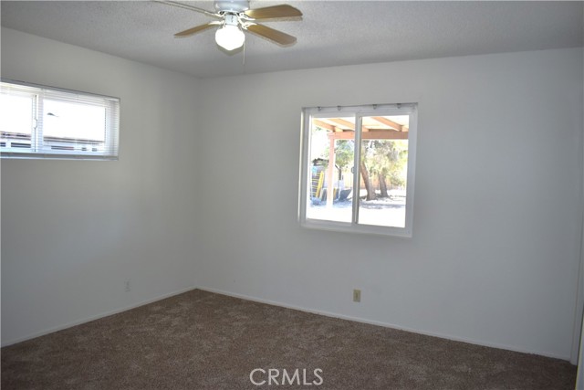 18107 Sycamore Street, Hesperia CA: https://media.crmls.org/medias/c77bb08d-4d8d-4919-910c-790122e62250.jpg