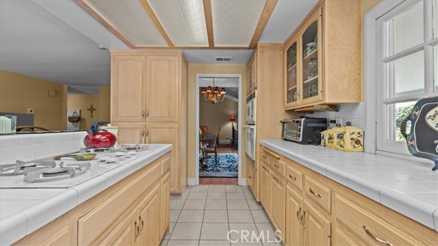 Detail Gallery Image 13 of 30 For 1667 Lakewood Ave, Upland,  CA 91784 - 3 Beds | 2 Baths