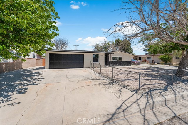 Detail Gallery Image 2 of 6 For 44510 21st St, Lancaster,  CA 93536 - 5 Beds | 3 Baths