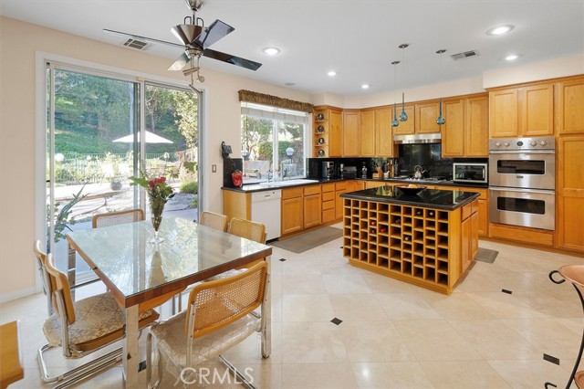 Detail Gallery Image 6 of 34 For 25415 Verne Ct, Stevenson Ranch,  CA 91381 - 5 Beds | 3 Baths