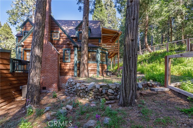 Detail Gallery Image 2 of 43 For 23883 Pioneer Camp Rd, Crestline,  CA 92325 - 4 Beds | 3/1 Baths