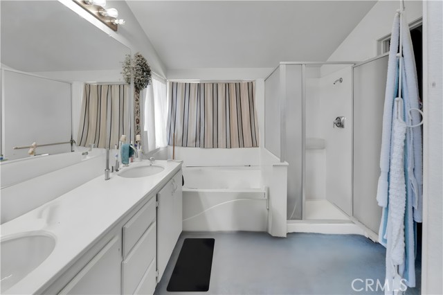 Detail Gallery Image 12 of 17 For 14028 Yorktown Ct, Fontana,  CA 92336 - 4 Beds | 3 Baths