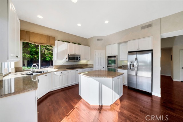 Detail Gallery Image 13 of 73 For 25652 Pacific Crest Dr, Mission Viejo,  CA 92692 - 4 Beds | 2/1 Baths