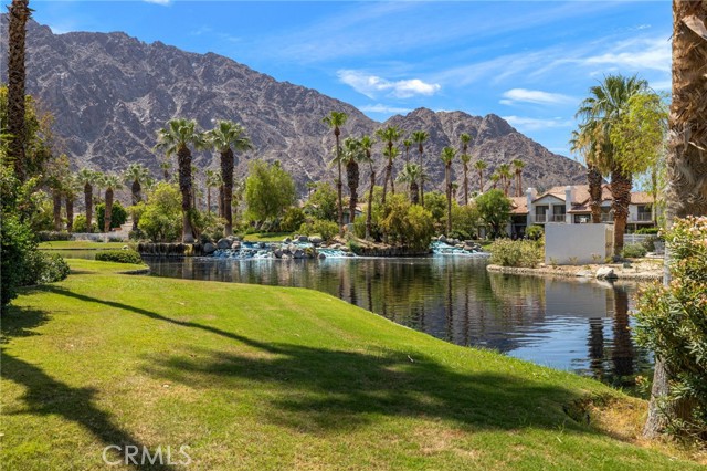 79822 Olympia Fields, La Quinta CA: https://media.crmls.org/medias/c77e7cd2-8b14-4e37-8360-4869a48ff5c2.jpg