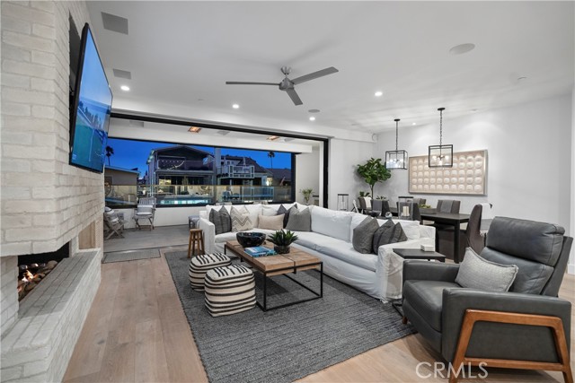 112 30th Street, Newport Beach CA: https://media.crmls.org/medias/c77e8911-8d62-46fb-8b3a-242bb606cbee.jpg