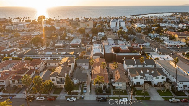 211 Francisca Avenue, Redondo Beach, California 90277, 4 Bedrooms Bedrooms, ,2 BathroomsBathrooms,Residential,For Sale,Francisca,SR25007382