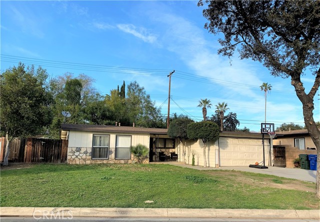 711 E 1St St, Azusa, CA 91702