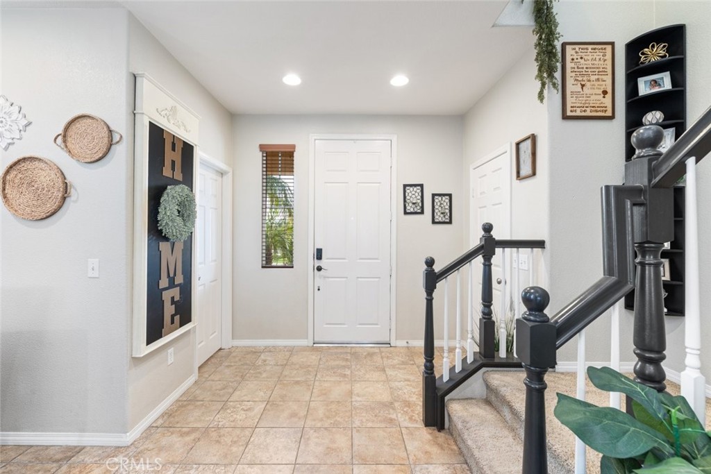 https://media.crmls.org/medias/c77ee55a-94c8-48c4-ab80-6a5f77eb7c55.jpg?preset=X-Large