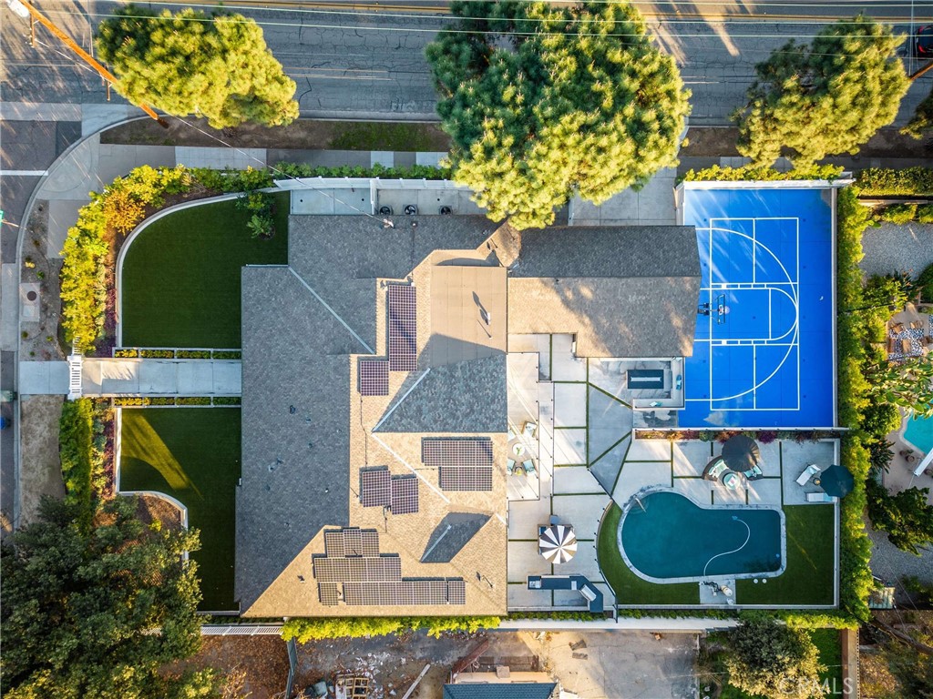 https://media.crmls.org/medias/c77f3509-d52c-4479-90d4-1547a6dbeeaa.jpg?preset=X-Large