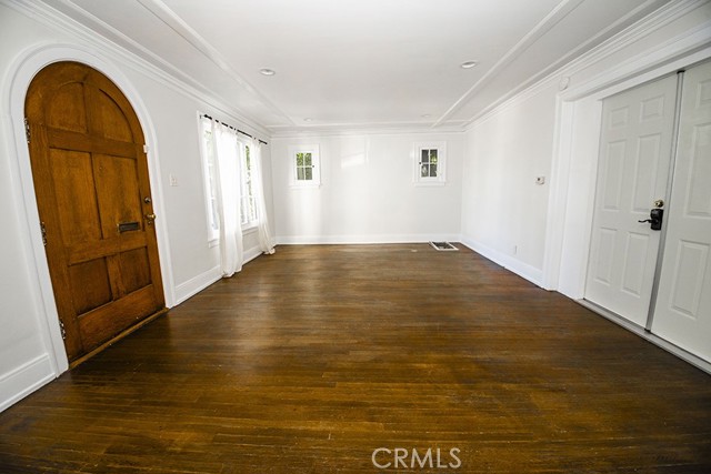 Detail Gallery Image 3 of 34 For 11343 Missouri Ave, Los Angeles,  CA 90025 - 4 Beds | 3 Baths