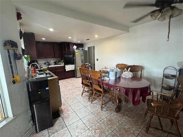 Detail Gallery Image 4 of 6 For 19182 Ash St, Bloomington,  CA 92316 - 4 Beds | 2 Baths