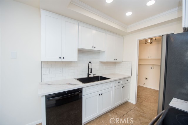 Detail Gallery Image 3 of 28 For 811 Pillar Point Way, Oceanside,  CA 92058 - 2 Beds | 1/1 Baths