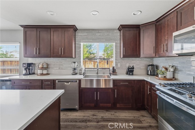 Detail Gallery Image 8 of 39 For 10943 Hillsborough, Adelanto,  CA 92301 - 4 Beds | 2 Baths