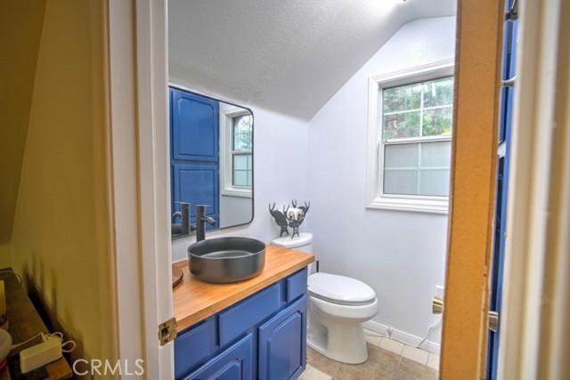 582 Rose Lane, Twin Peaks CA: https://media.crmls.org/medias/c780d677-6b4c-4fb8-8a6d-9eca70276215.jpg