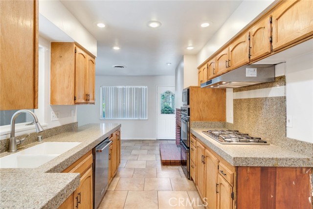 Detail Gallery Image 6 of 23 For 6720 Saint James Court, Riverside,  CA 92504 - 4 Beds | 2 Baths