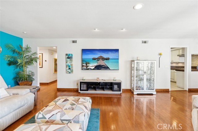 Detail Gallery Image 21 of 27 For 2722 E 20th St #203,  Signal Hill,  CA 90755 - 2 Beds | 2 Baths