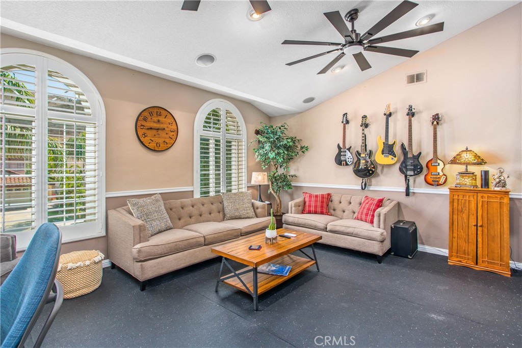 MLS #IG25191071 image #29