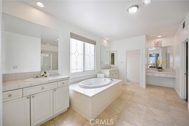 Image 19 of 49 For 25 Volta Del Tintori Street