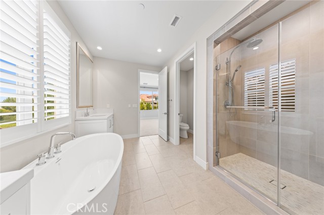 Detail Gallery Image 10 of 16 For 231 Evaroad, Irvine,  CA 92602 - 4 Beds | 3 Baths
