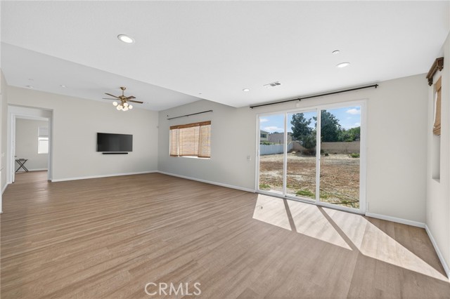 Detail Gallery Image 15 of 56 For 1562 Mckimball Rd, Perris,  CA 92570 - 5 Beds | 3 Baths