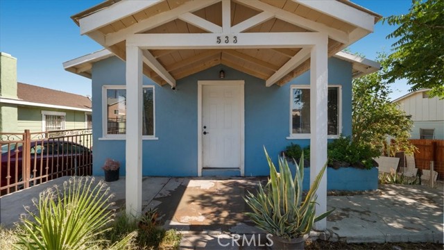 533 E Fredricks Street, Barstow CA: https://media.crmls.org/medias/c785da74-e337-4221-b22a-4d77c33fe9a4.jpg