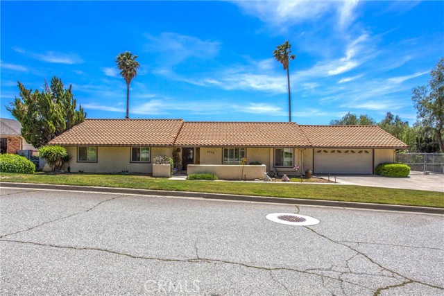 Detail Gallery Image 3 of 46 For 4256 Mockingbird Ln, Banning,  CA 92220 - 3 Beds | 2 Baths