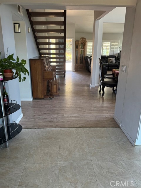 Detail Gallery Image 5 of 27 For 8904 Nelson Way, Escondido,  CA 92026 - 4 Beds | 4/1 Baths