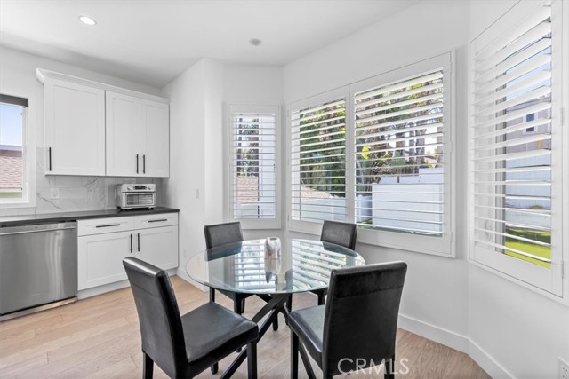 3213 Pine Ave, Manhattan Beach, California 90266, 5 Bedrooms Bedrooms, ,1 BathroomBathrooms,Residential,Sold,Pine Ave,SB22146634