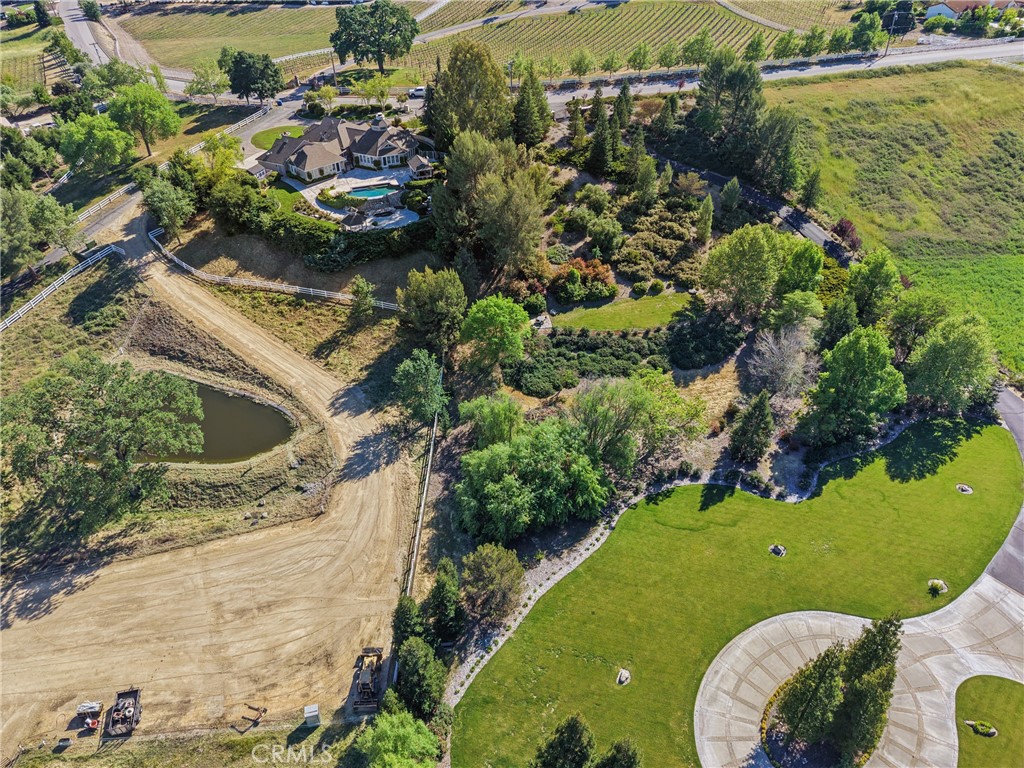 https://media.crmls.org/medias/c7872b3d-d7c7-4631-bc09-bf5e30978ef6.jpg?preset=X-Large