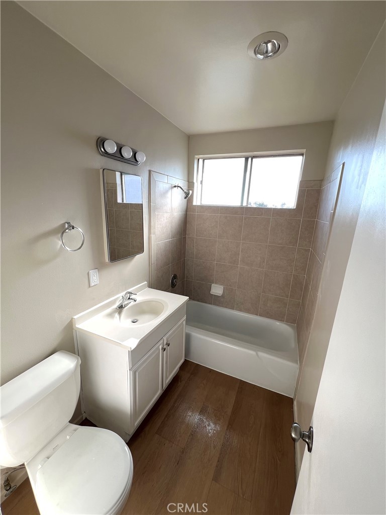 1004 E 5th Street #7