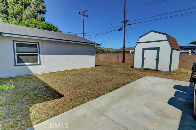 18862 Carolyn Lane, Huntington Beach CA: https://media.crmls.org/medias/c7886ba9-1ed7-4ead-85bf-df613c0ab671.jpg