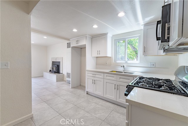 2100 1st Lane, Big Bear City CA: https://media.crmls.org/medias/c788c4b1-d170-4707-9776-8d741d9dde5b.jpg